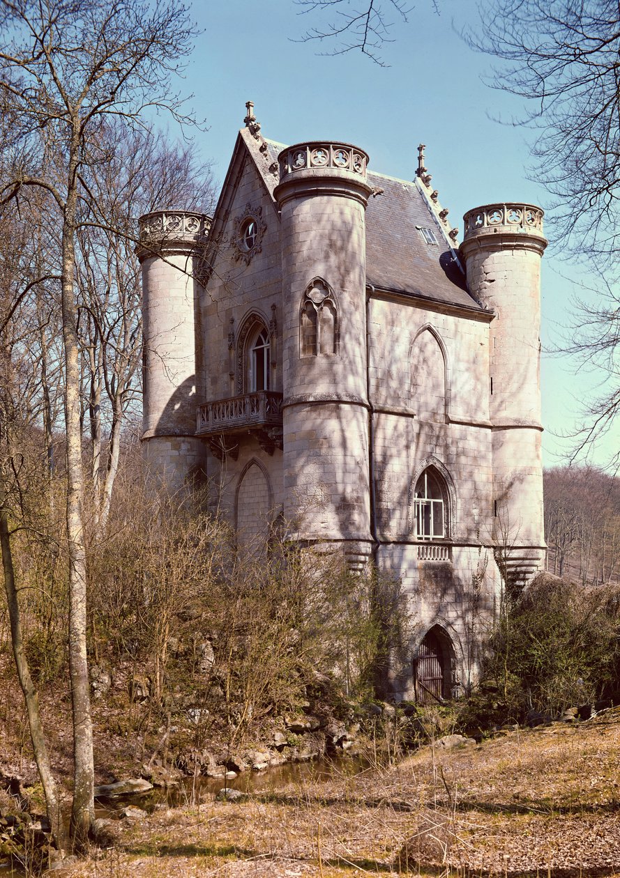 Chateau de la Reine Blanche vid dammarna i Commelles, byggt av hertigen av Bourbon 1826 av French School