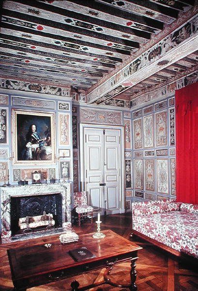 Interiör av ett sovrum målat med armarna från familjen Viole, 1633 av French School