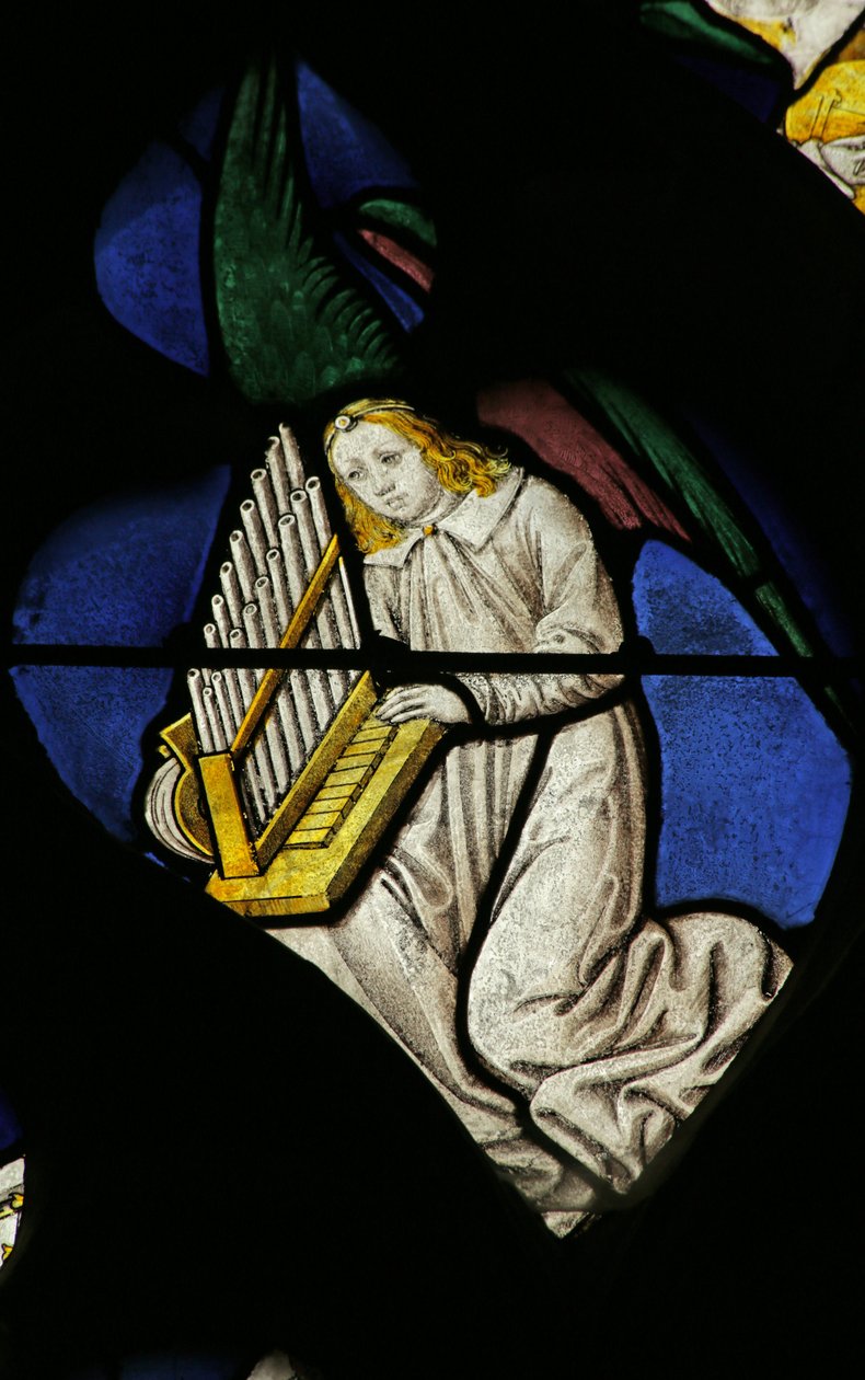 Fönster föreställande ängelmusiker med orgel av French School
