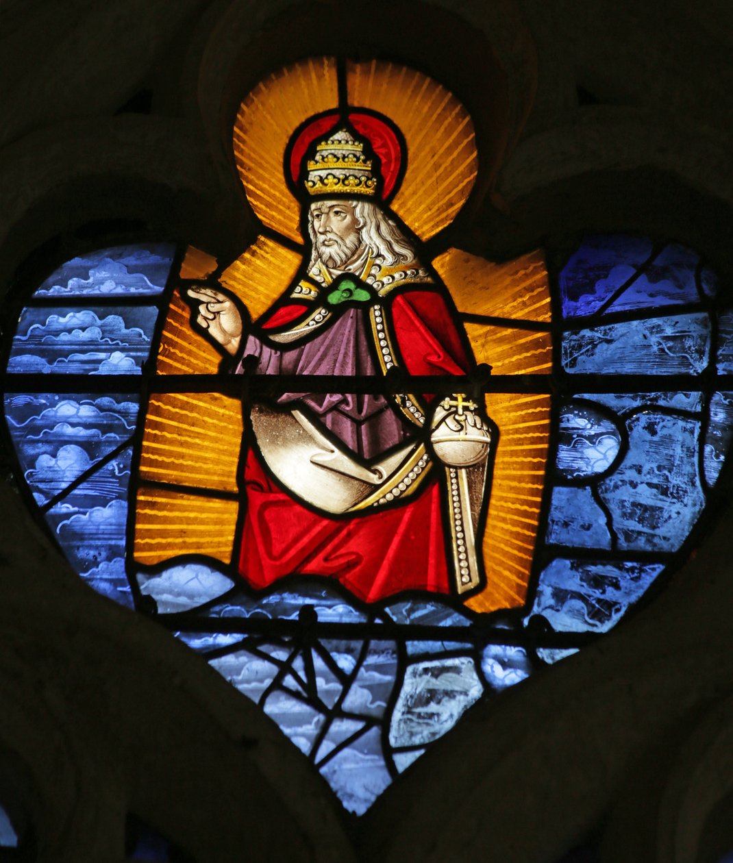 Dirisha linaloonyesha Mungu Baba pamoja na Orb na Papal Tiara swed av French School