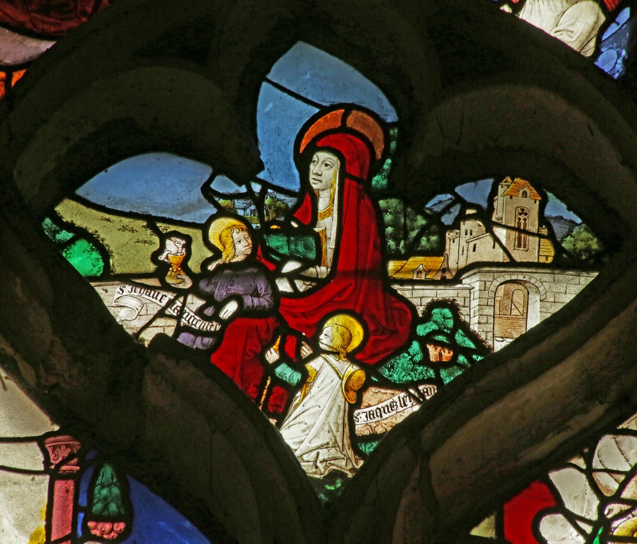 Fönster som visar Mary Salome och hennes två barn: Sankt Johannes och Sankt Jakob av French School