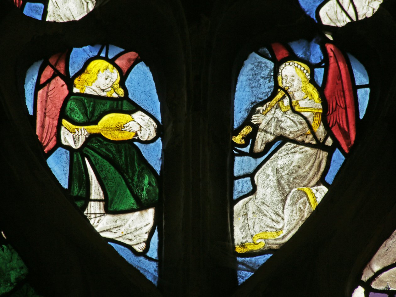 Fönster föreställande musikaliska änglar med shawm och luta, 1505-10 av French School