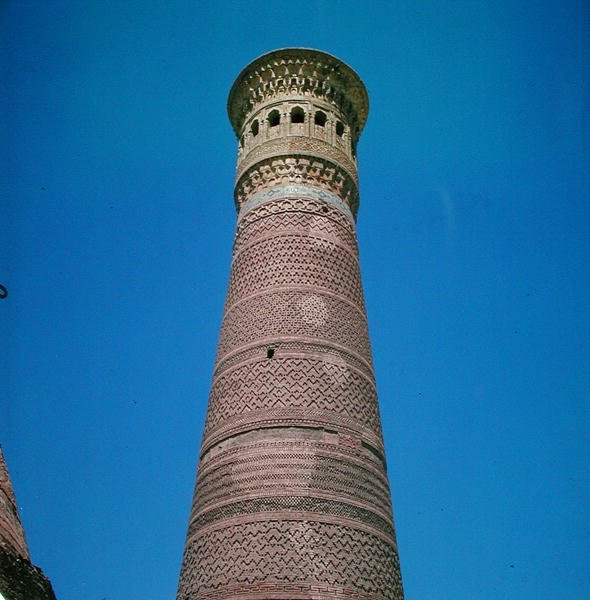 Kalyan-minareten, byggd 1127 av Islamic School