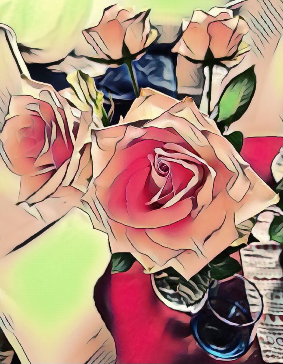 Rosor med blått glas. av Margareta Uliarte
