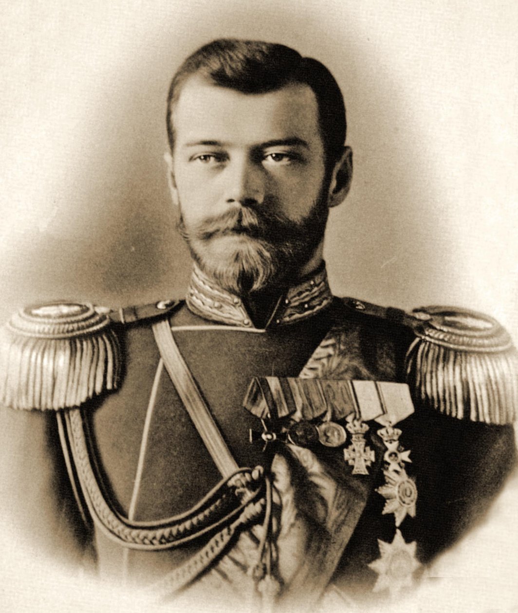 porträtt av tsar Nicholas II (1868-1918) 1898 (bw foto) av A. Pasetti Photo Studio
