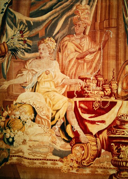 Asien, från en gobeläng av världens fyra hörn, detalj av en allegorisk figur som smyckar sig med juveler, första hälften av 1700-talet (detalj av 194760) av A. Baertams