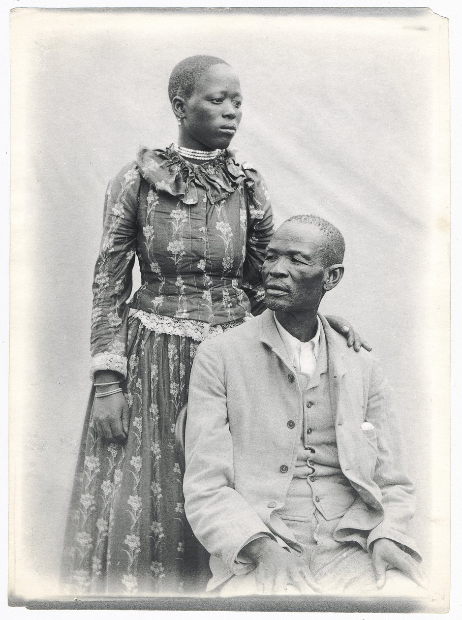 Khama och hans hustru, ca 1910 (platinautskrift) av A. E. Hargreave