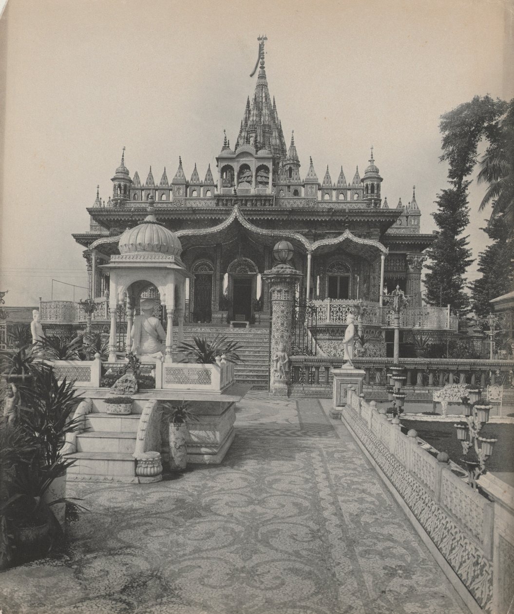 Pareshnath, Jain-templet, Calcutta, ca. 1890-talet. av A. W. A. Plâté Studio