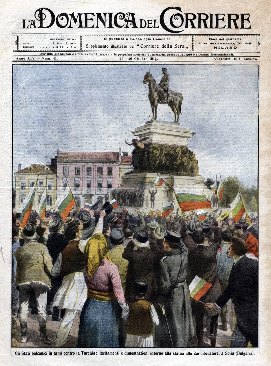 Första Balkankriget: demonstrationer framför statyn av tsaren i Sofia, Bulgarien - Illustration av Beltrame i La Domenica del Corriere - oktober 1912 (Första Balkankriget: demonstration i Sofia, Bulgarien) av Achille Beltrame