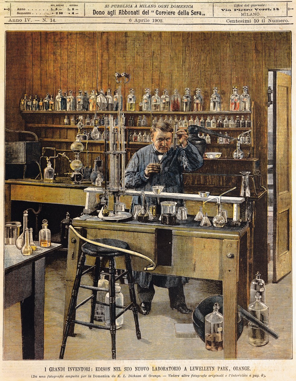 Den amerikanske uppfinnaren Thomas Ava Edison (1847-1931) i sitt nya laboratorium i Lewellein Park, Illustration av Achille Beltrame (1871-1945), La Domenica del Corriere av Achille Beltrame