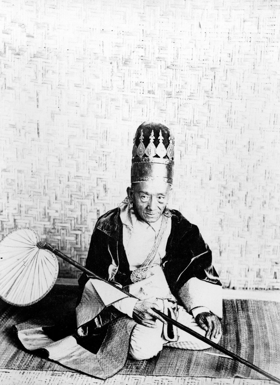 En statsminister för kung Thibaw av Burma, ca. 1885 (bw foto) av Adam R. Whyte