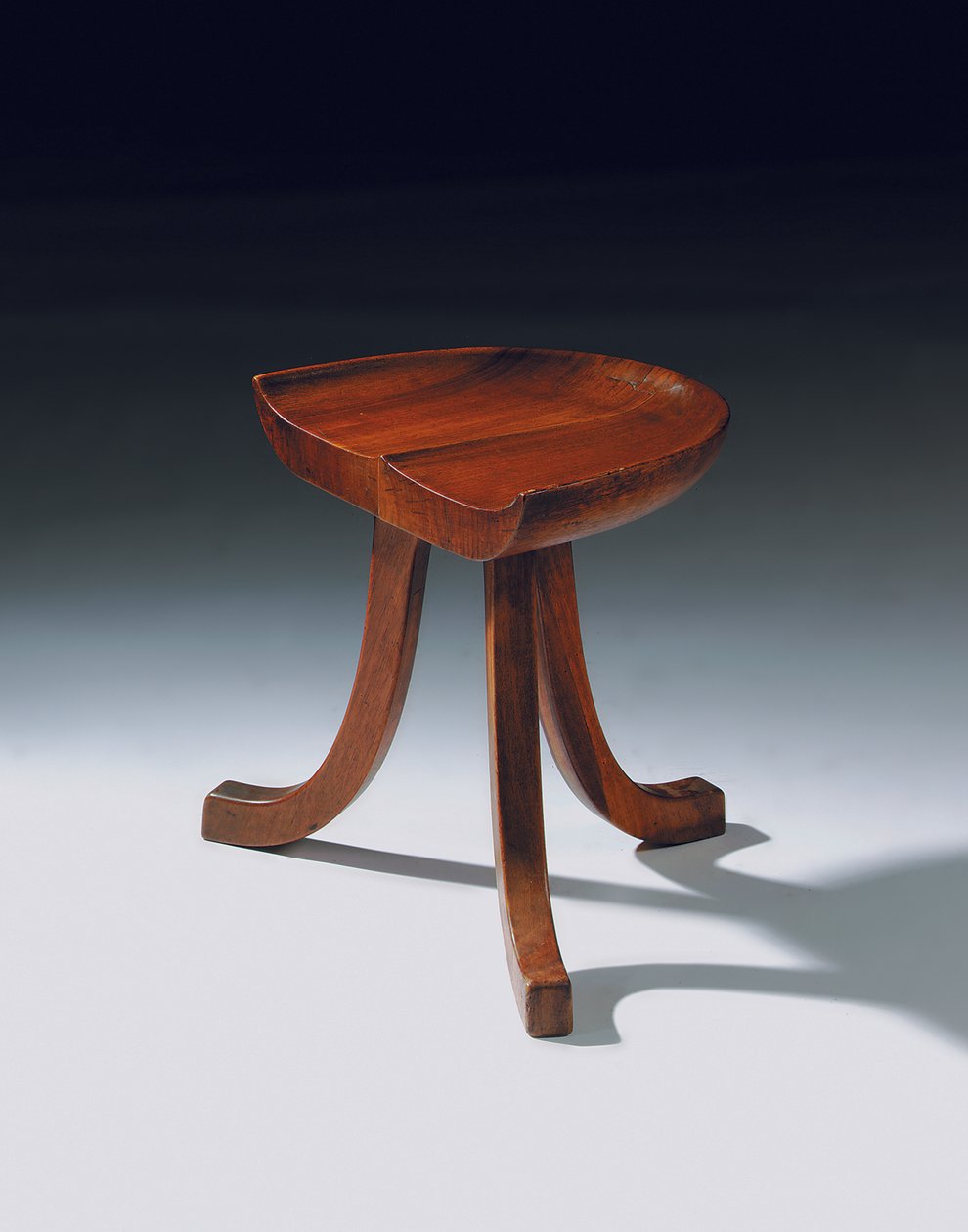 Trebent pall, ca 1903 (körsbärsträ) av Adolf Loos