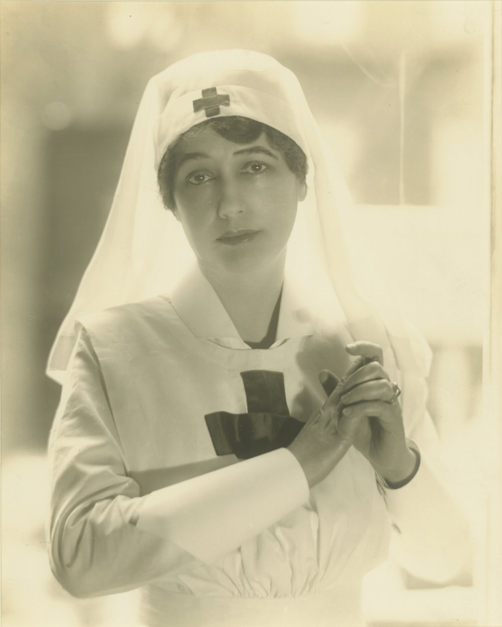 Lady Duff-Gordon som sjuksköterska (platinatryck) av Adolf de Meyer