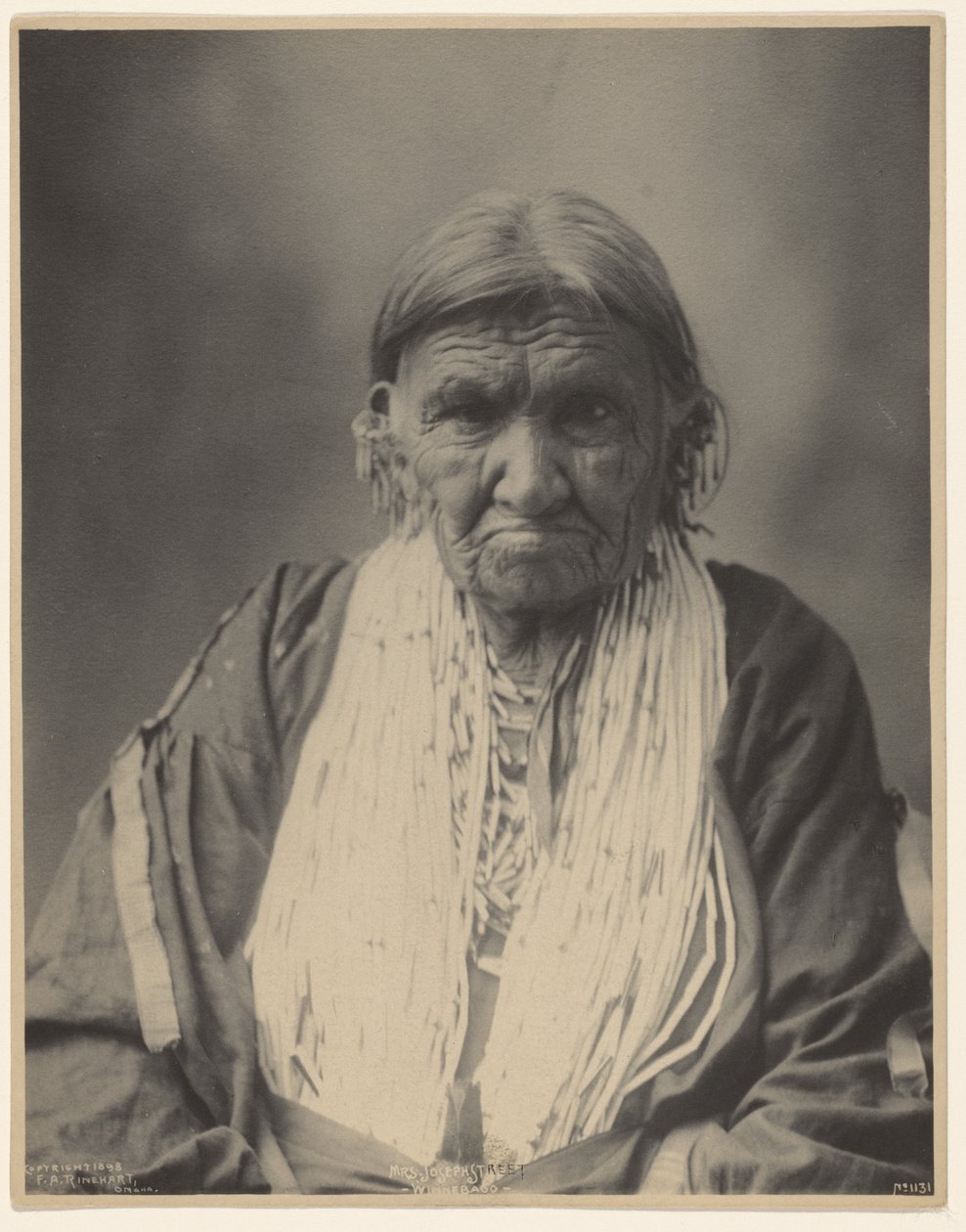 Mrs Joseph Street, Winnebago av Adolph F. Muhr