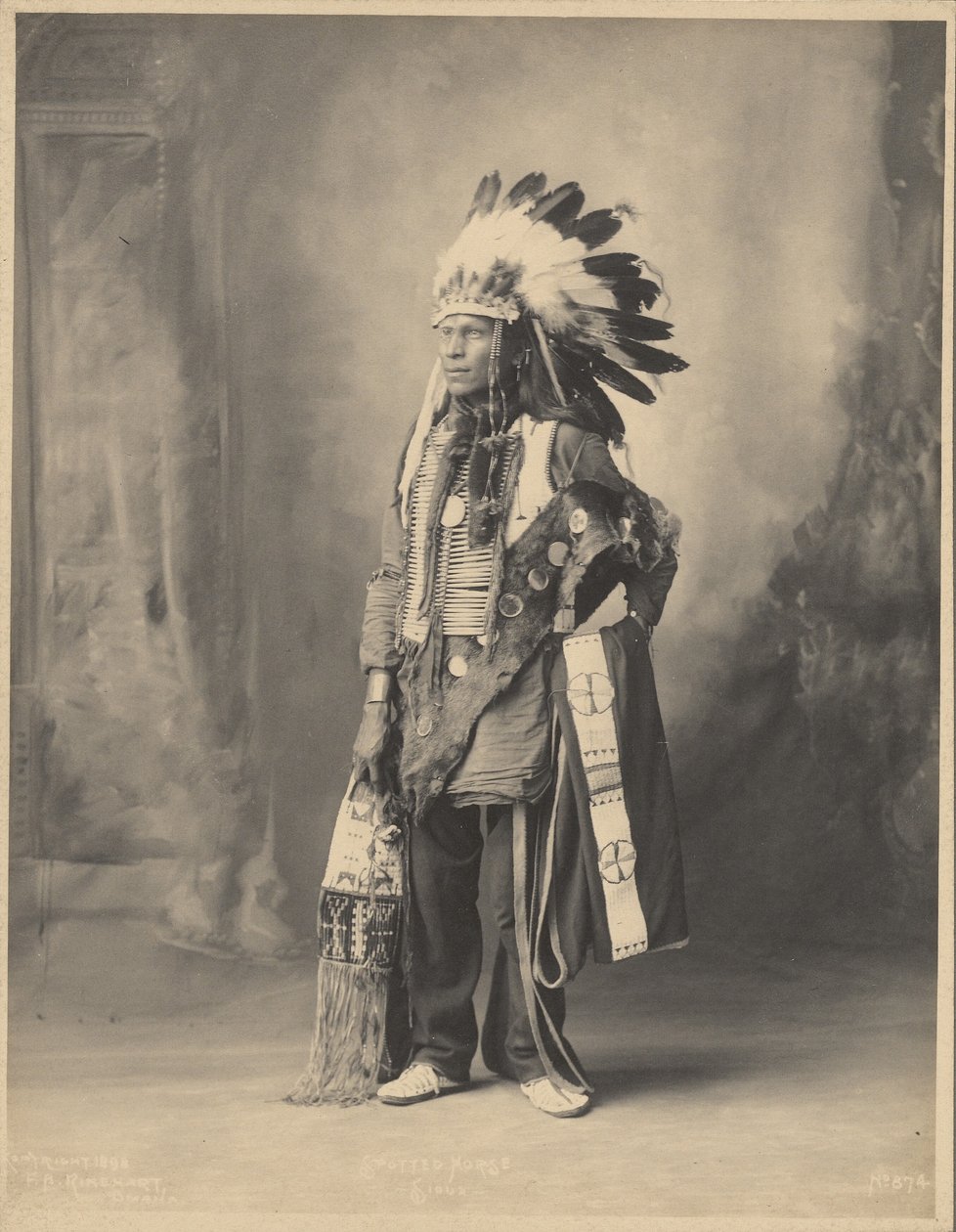 [Spotted Horse, från Oceti Sakowin Oyate-folket]
 av Adolph F. Muhr