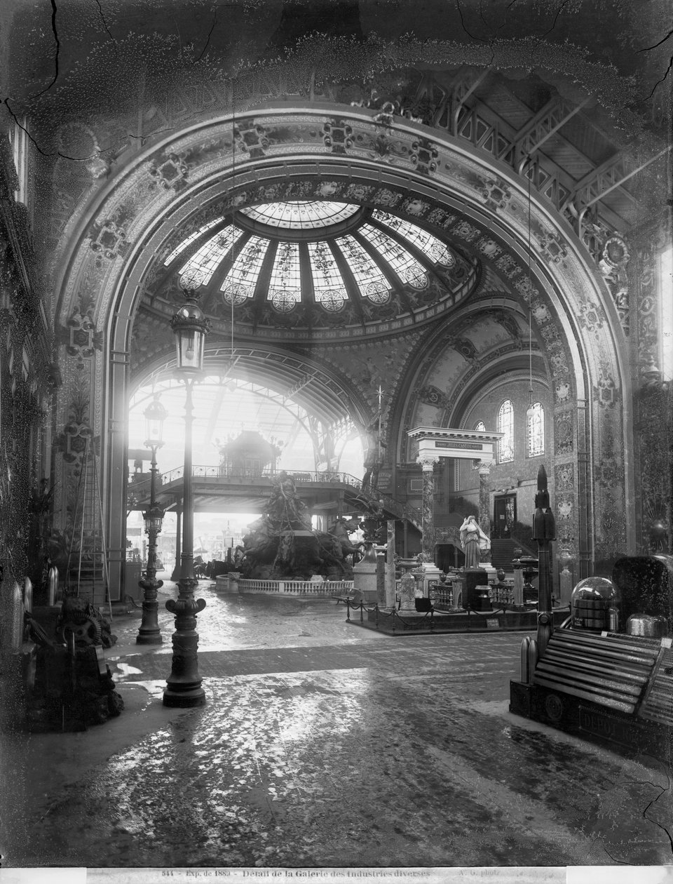 Detalj av Gallery of the Various Industries, Universal Exhibition, Paris, 1889 se även 217902 bw foto av Adolphe Giraudon