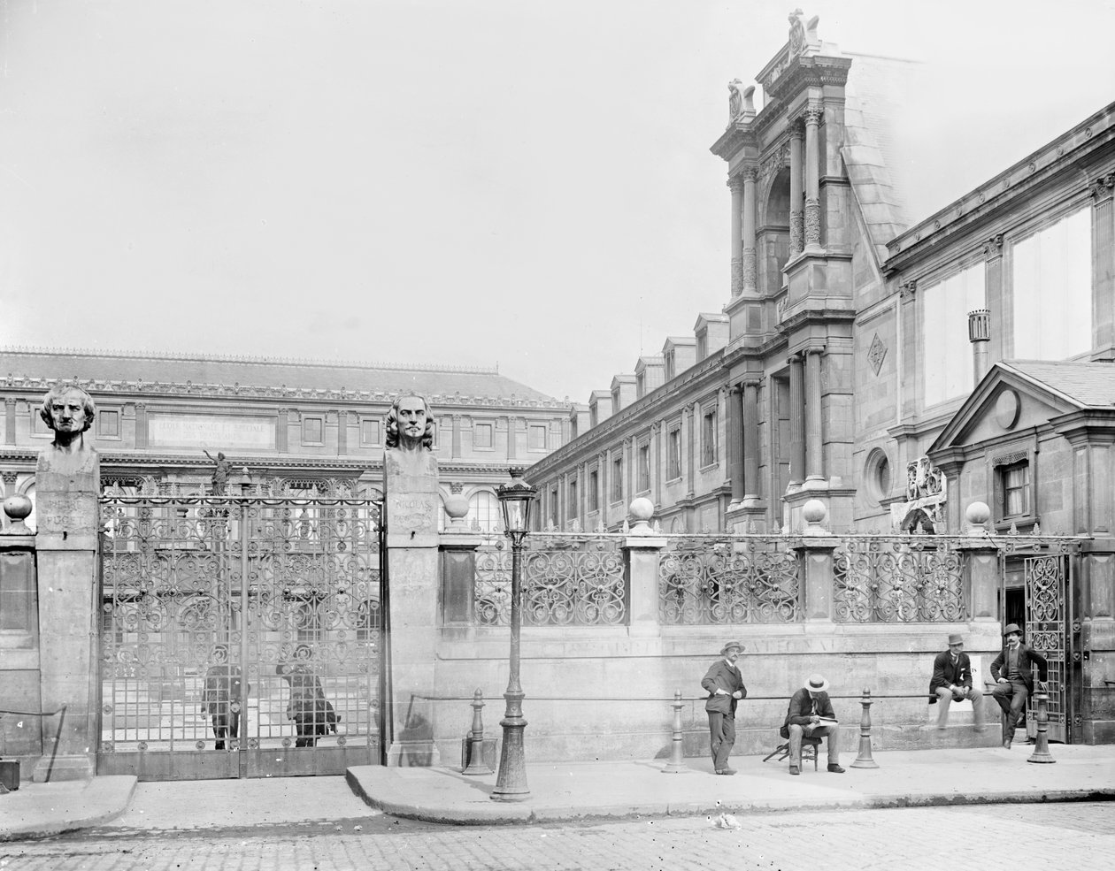 National Superior School of Fine Arts, Rue Bonaparte, Paris, ca 1890-1900 av Adolphe Giraudon