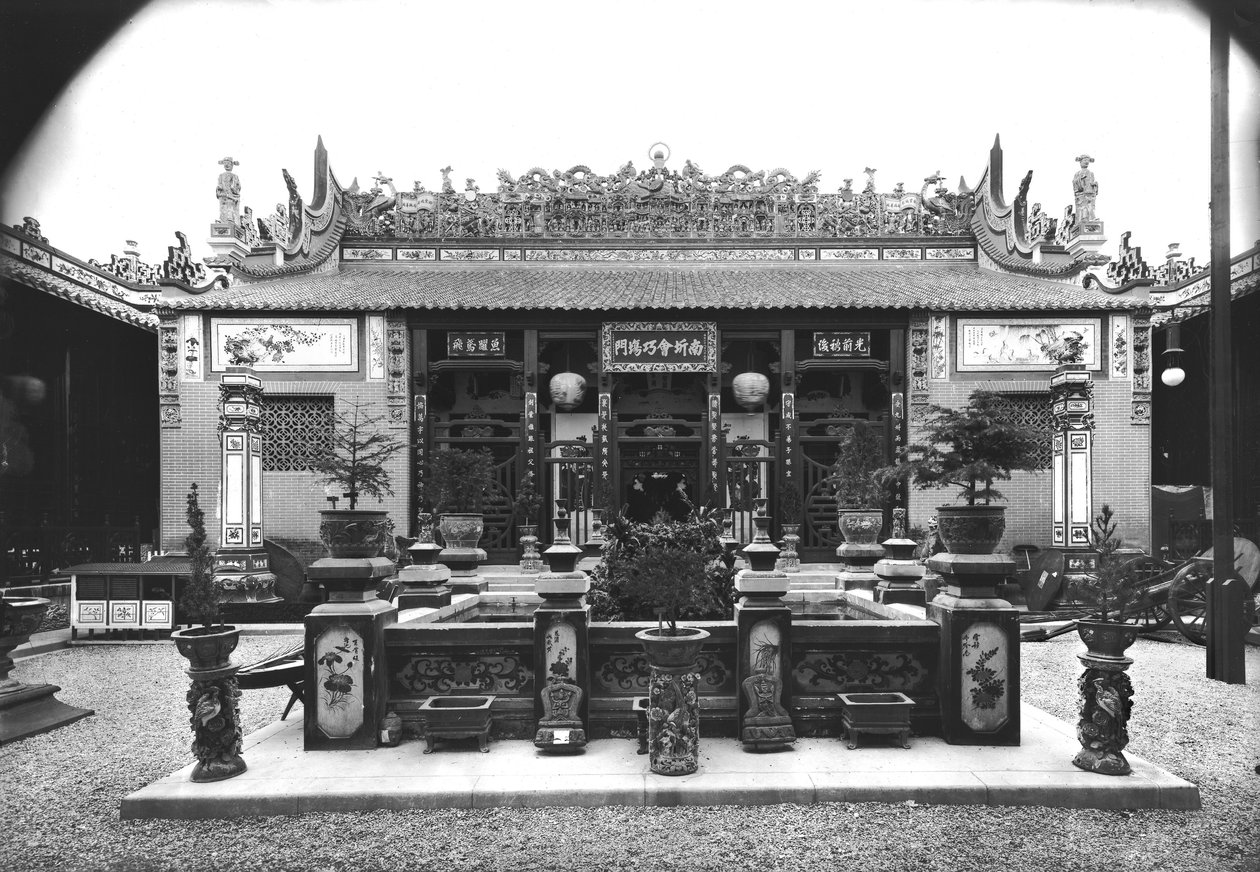 Den kinesiska paviljongen vid världsutställningen 1889 i Paris av Adolphe Giraudon