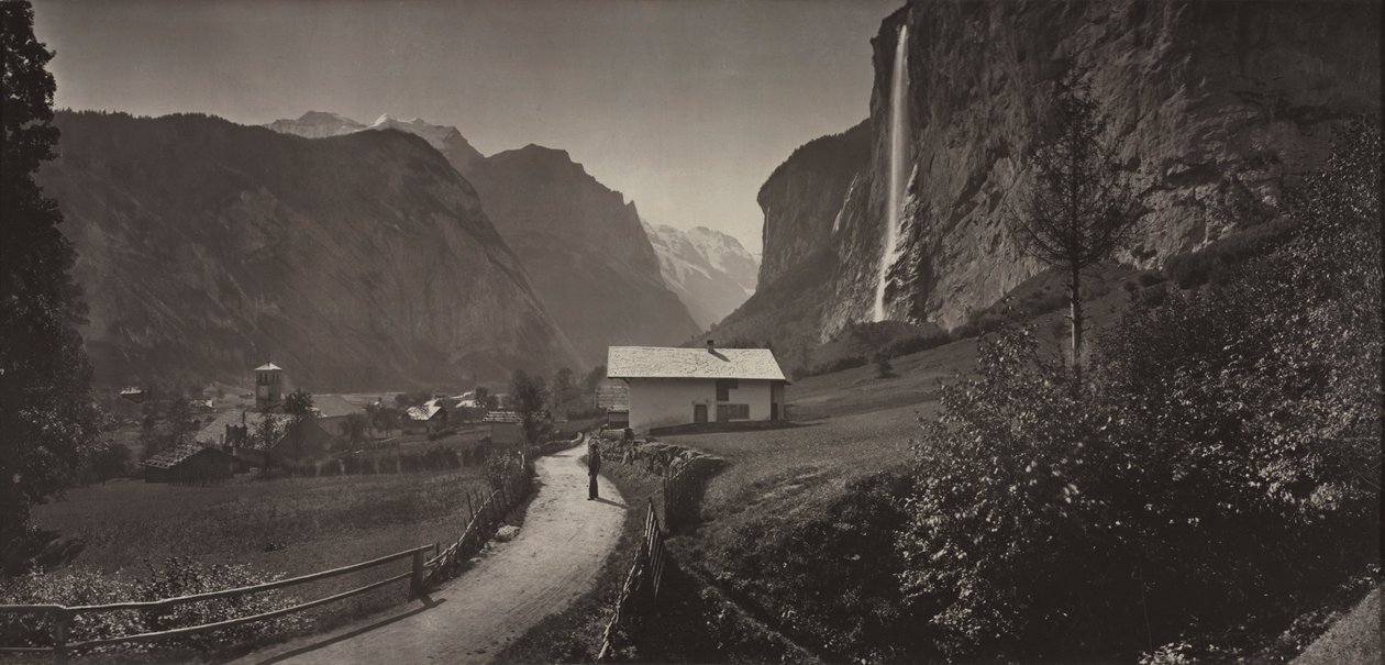 Valley of Lauterbrunnen, Schweiz från albumet Charbons de Braun- vues prises..., ca. 1868. av Adolphe Braun