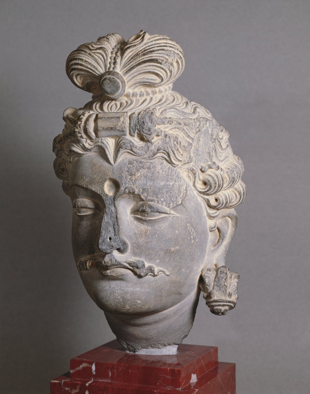 Chef för en Bodhisattva, grekisk-buddhistisk stil, från Buner, 2:a århundradet (skifer) av Afghan School