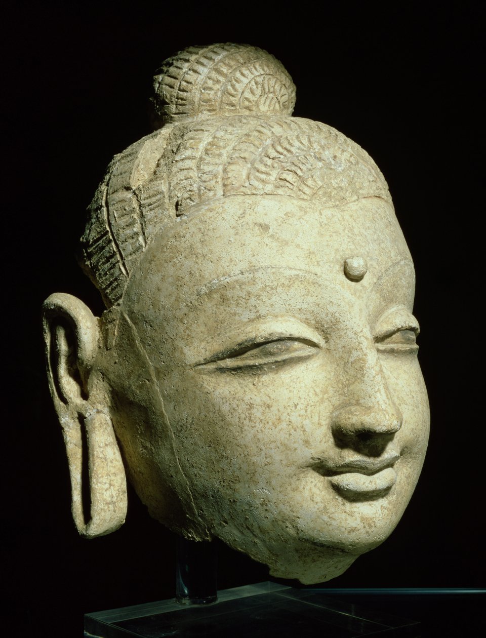 Chef för en leende Buddha, grekisk-buddhistisk stil, från Afghanistan, 1:a-4:e århundradet (stuckatur) av Afghan School