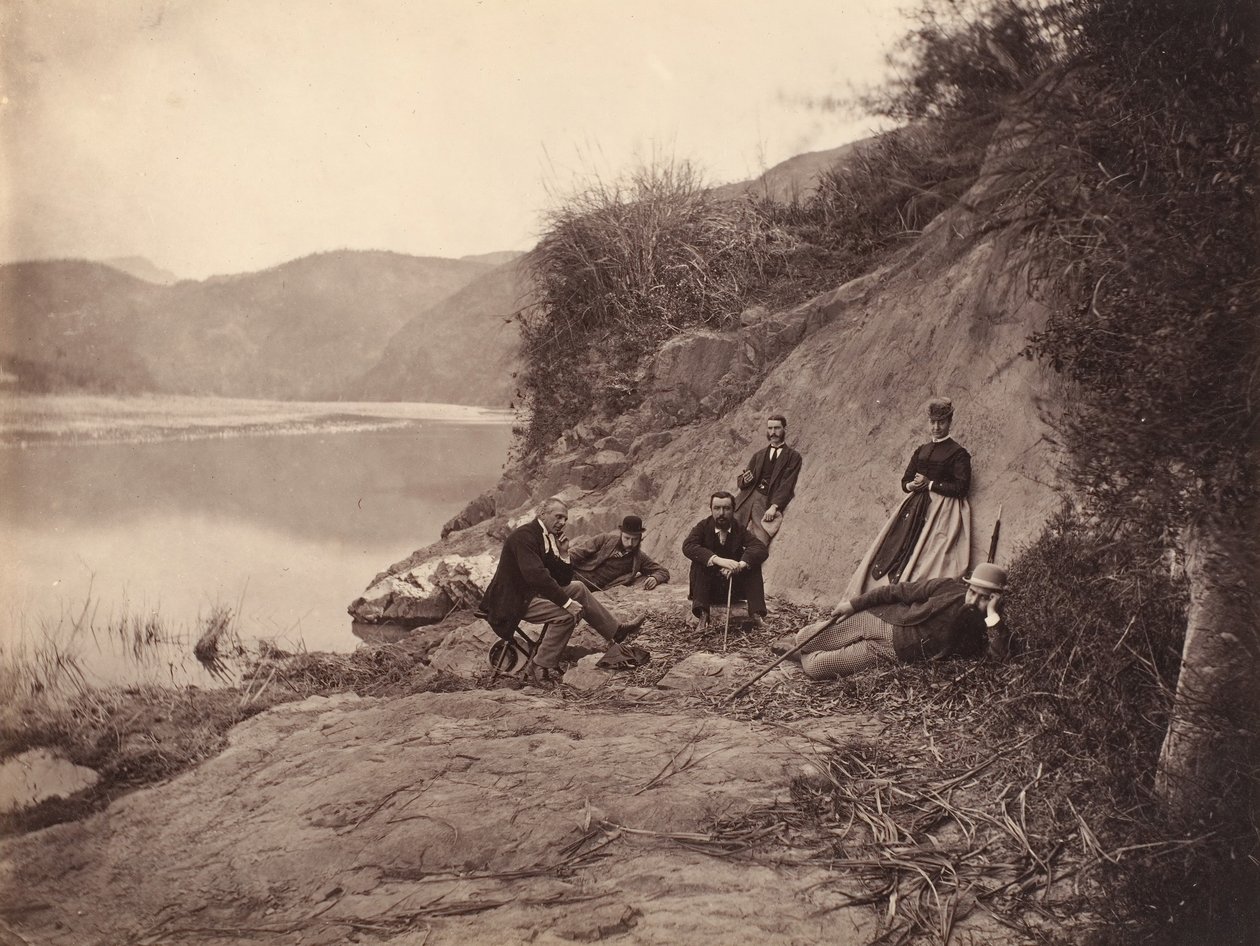 [gruppporträtt nära fang flame kloster, F U nyckel], rub. 1869. av Afong Lai