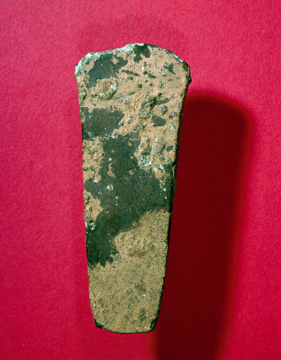 Gallisk konst: kopparyxa från bronsåldern, 800 f.Kr. Saint Germain en Laye, Museum of National Archaeology av Age Bronze