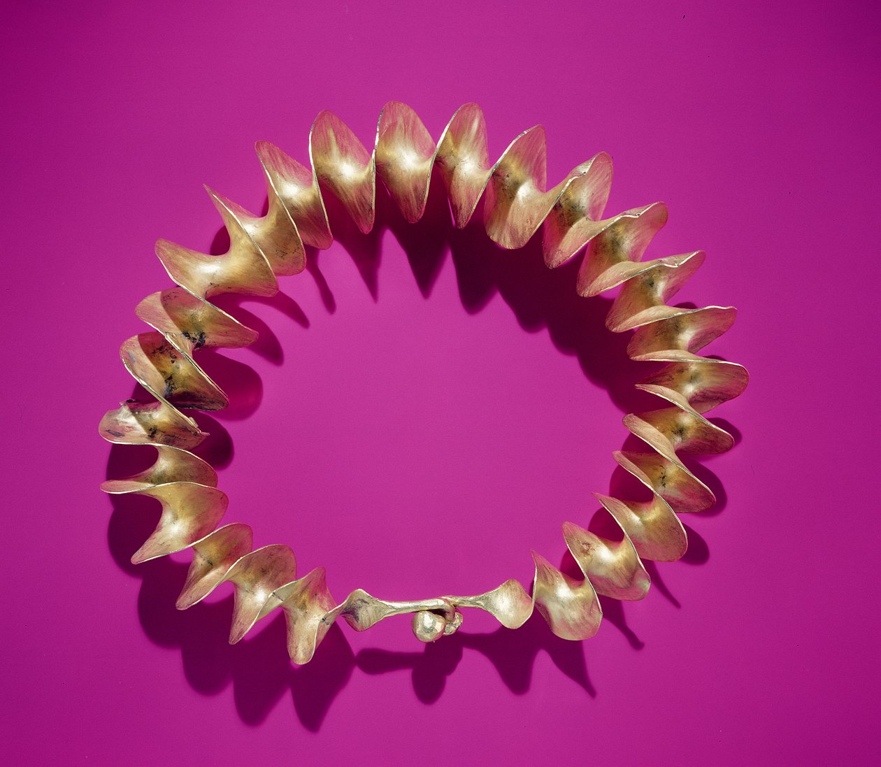 Ribbon torc, nära Belfast, County Antrim, sen bronsålder av Age Bronze