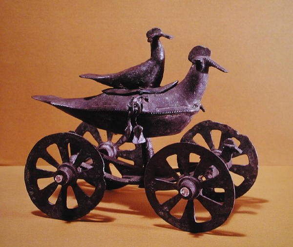 Votiv vagn i form av två fåglar, från Glasinac nära Sarajevo (brons) av Iron Age