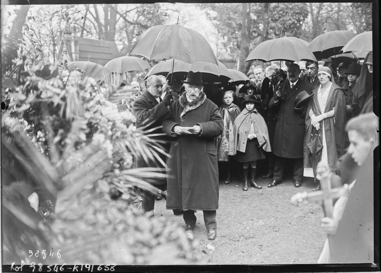 obsèques de Georges-Victor Hugo, discours de Gustave Simon au cimetière du Père-Lachaise av Agence Rol