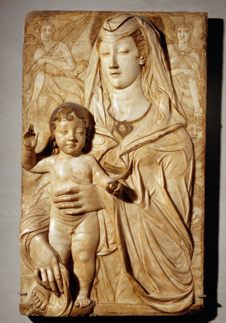 Jungfru med barn mellan två änglar Marmor. Rot. 5 ... av Agostino di Duccio