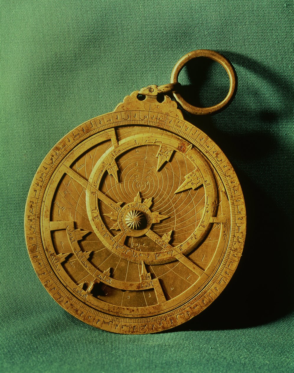 Astrolabium (koppar) av Ahmad ibn Khalaf