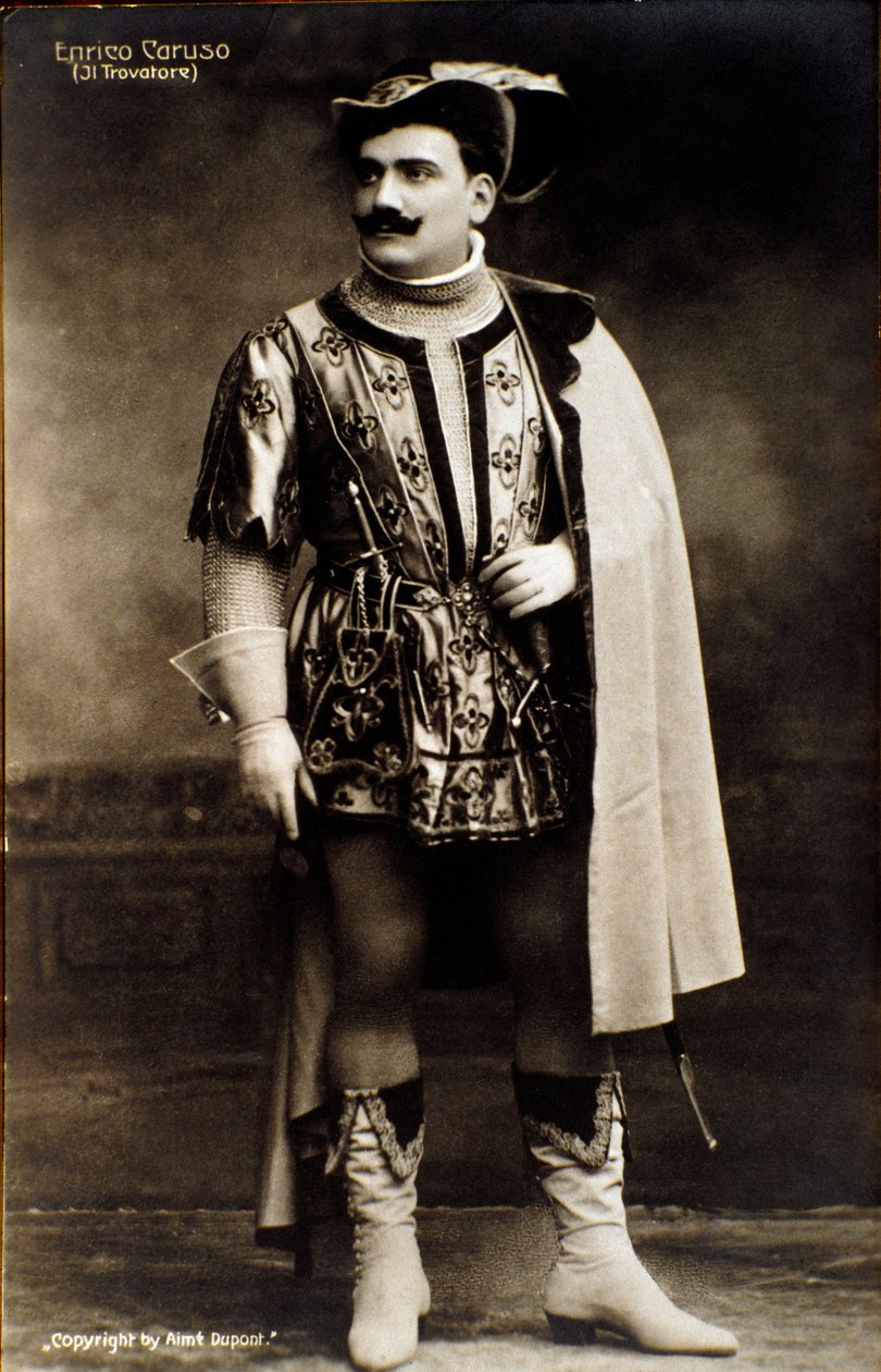 Sångaren Enrico Caruso i operan Il Trovatore av Giuseppe Verdi (s/v foto) av Aime Dupont