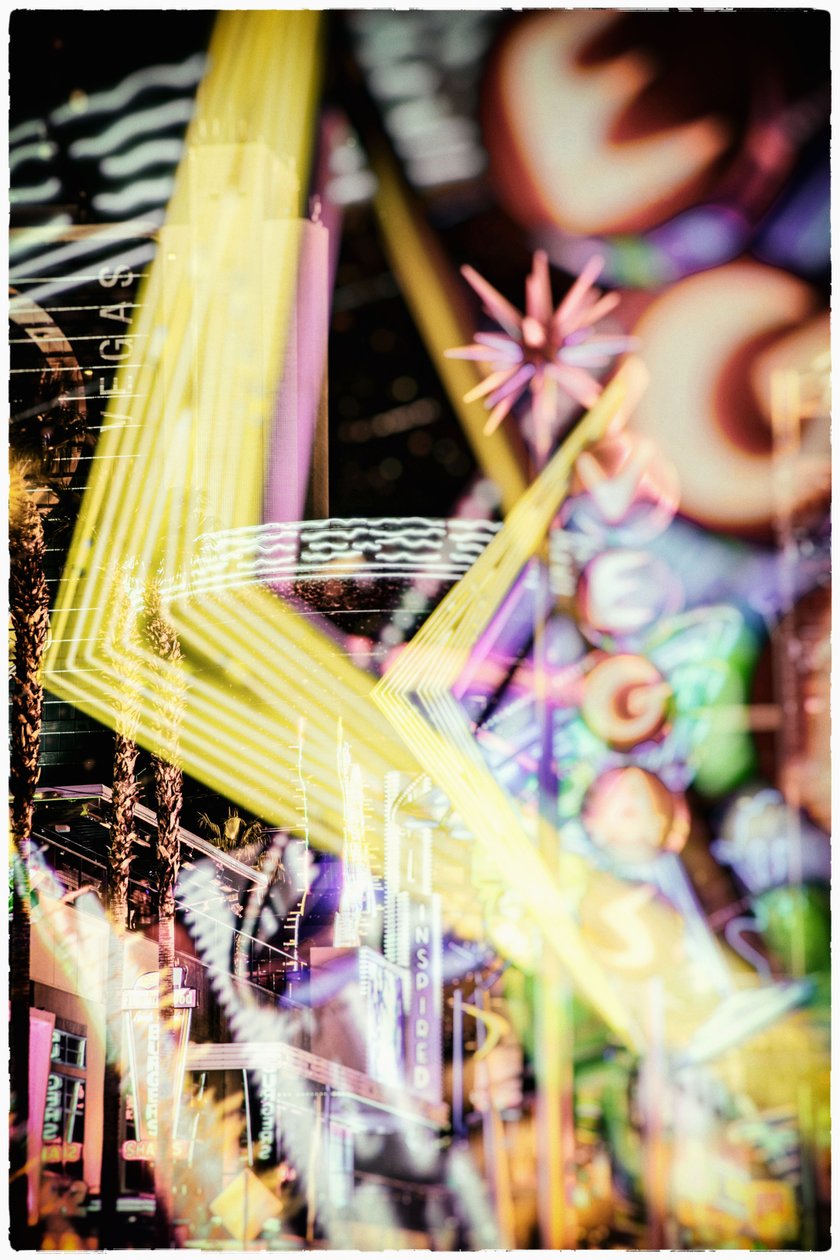 Magnetiska fält i Vegas, 2020 (foto) av Alex Caminker