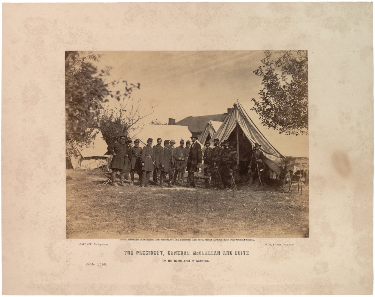 Presidenten, general McClellan och sviten på... Antietam, 3 oktober 1862 (sepiafoto) av Alexander Gardner