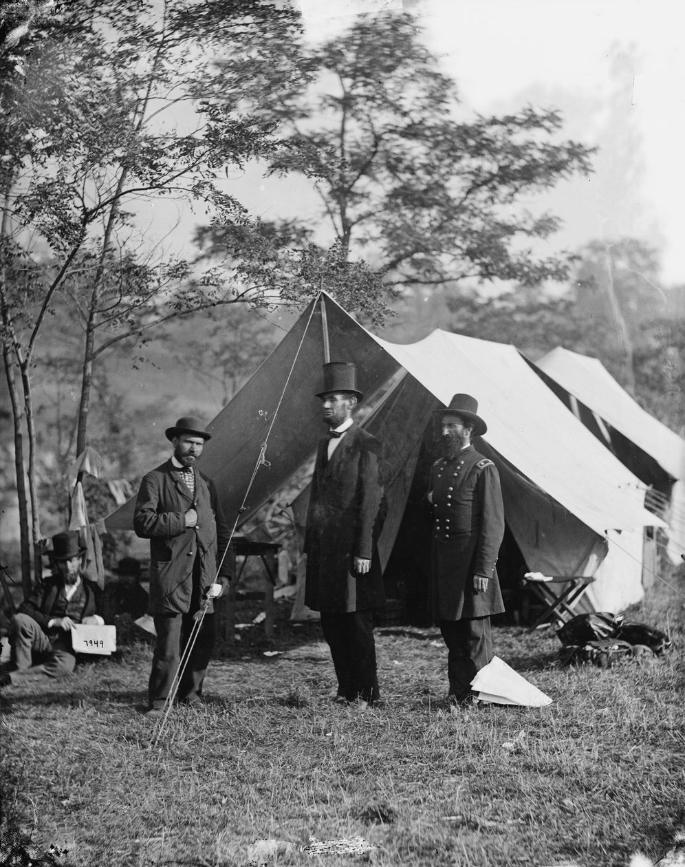 Abraham Lincoln med Allan Pinkerton och generalmajor John A. McClernand, 1862 av Alexander Gardner