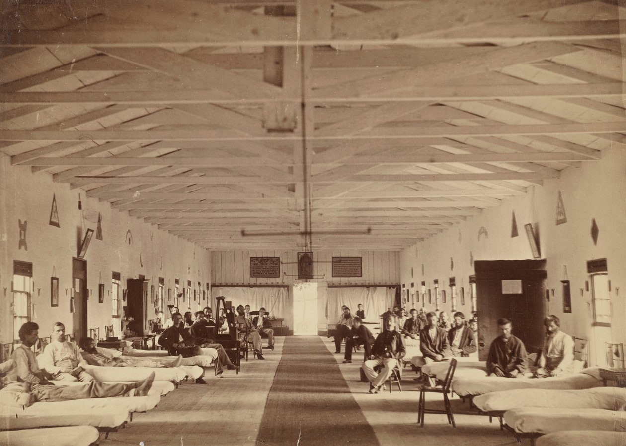 Armory Square Hospital, interiör på avdelning K, ca. 1863. av Alexander Gardner.