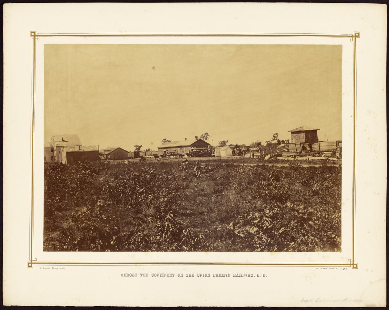 [Depot, Lawrence, Kansas] av Alexander Gardner