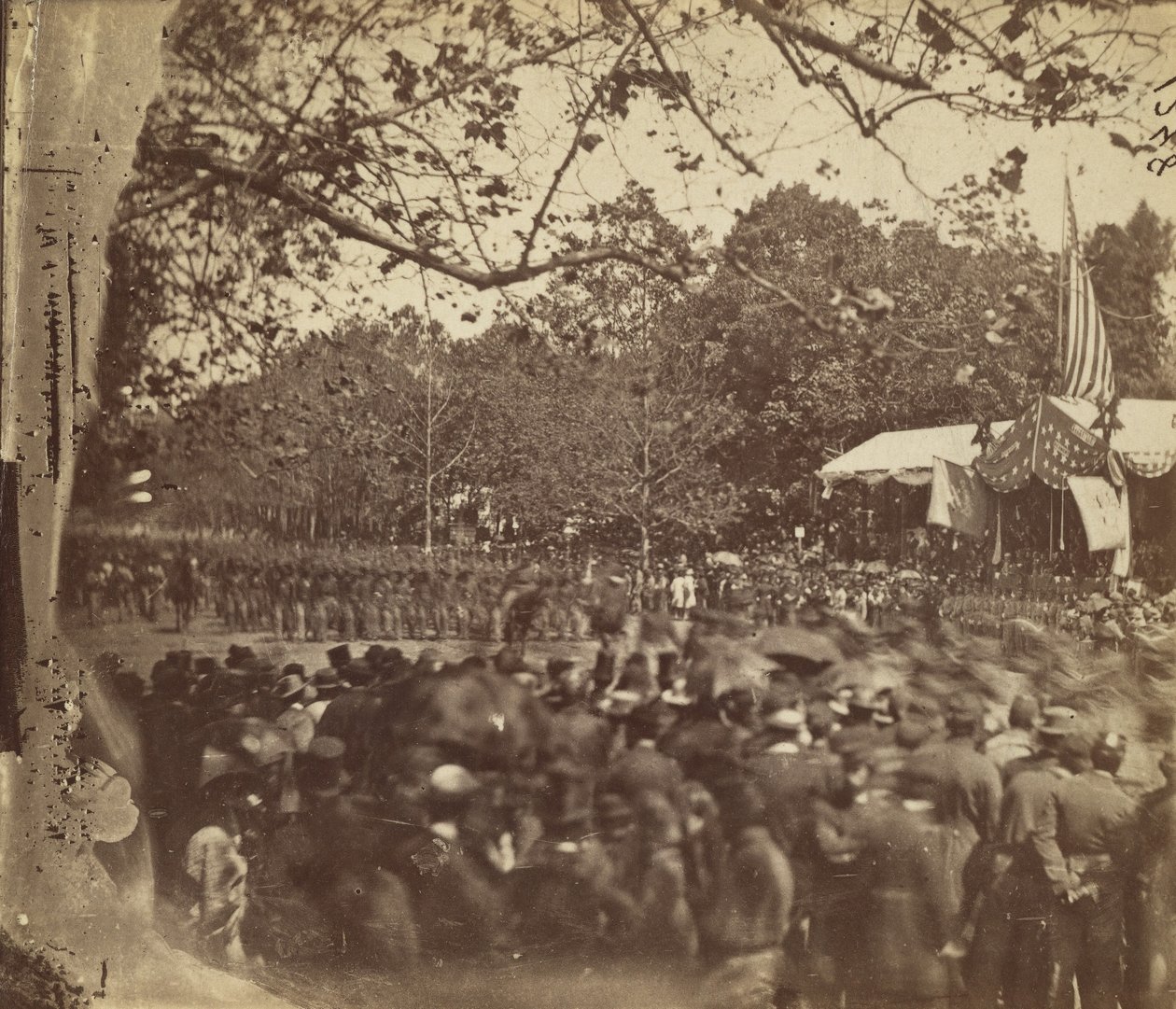 [Grand Army Review, Washington, D.C.], maj 1865. av Alexander Gardner