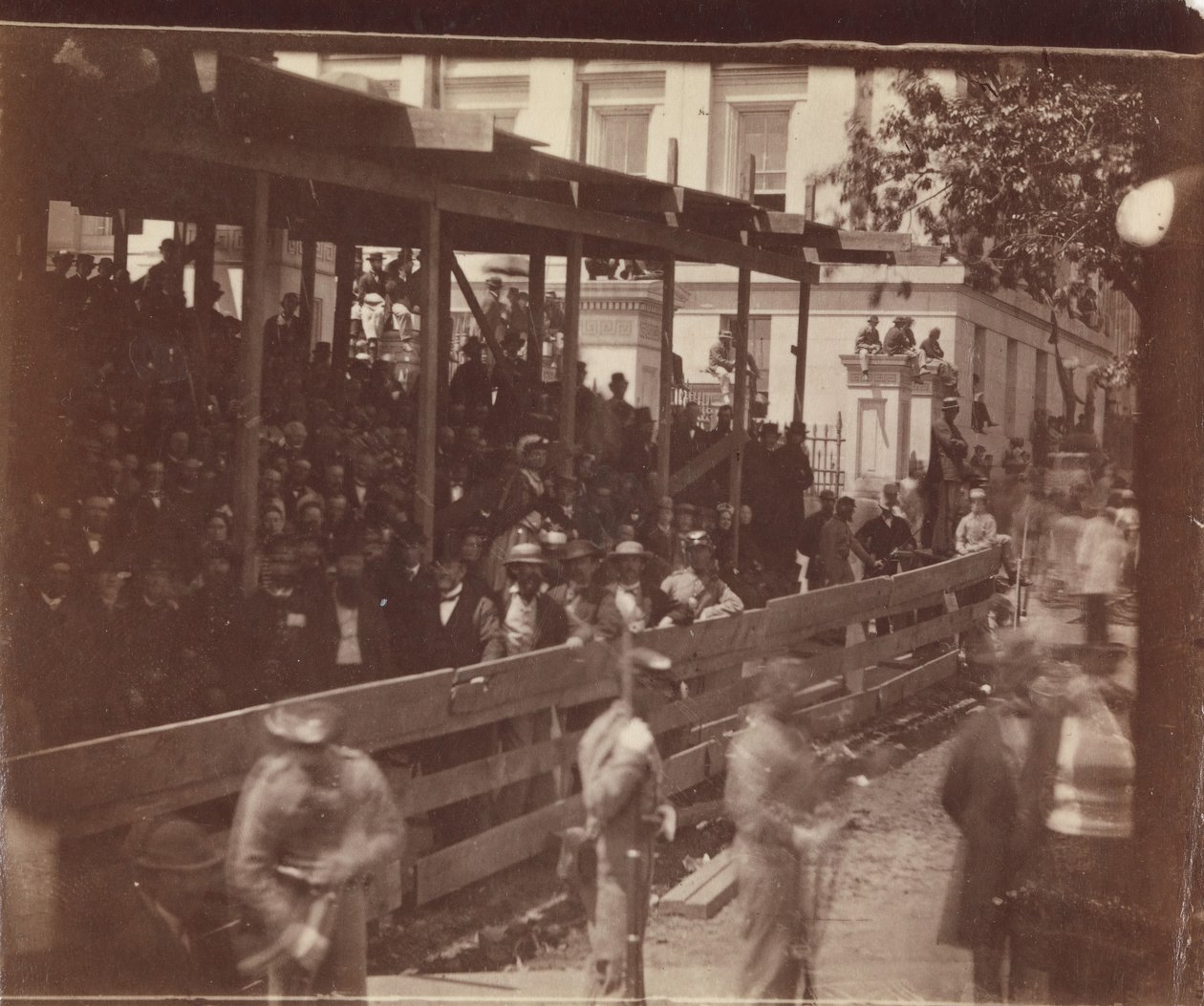 [Grand Army Review, Washington], 23 eller 24 maj 1865. av Alexander Gardner