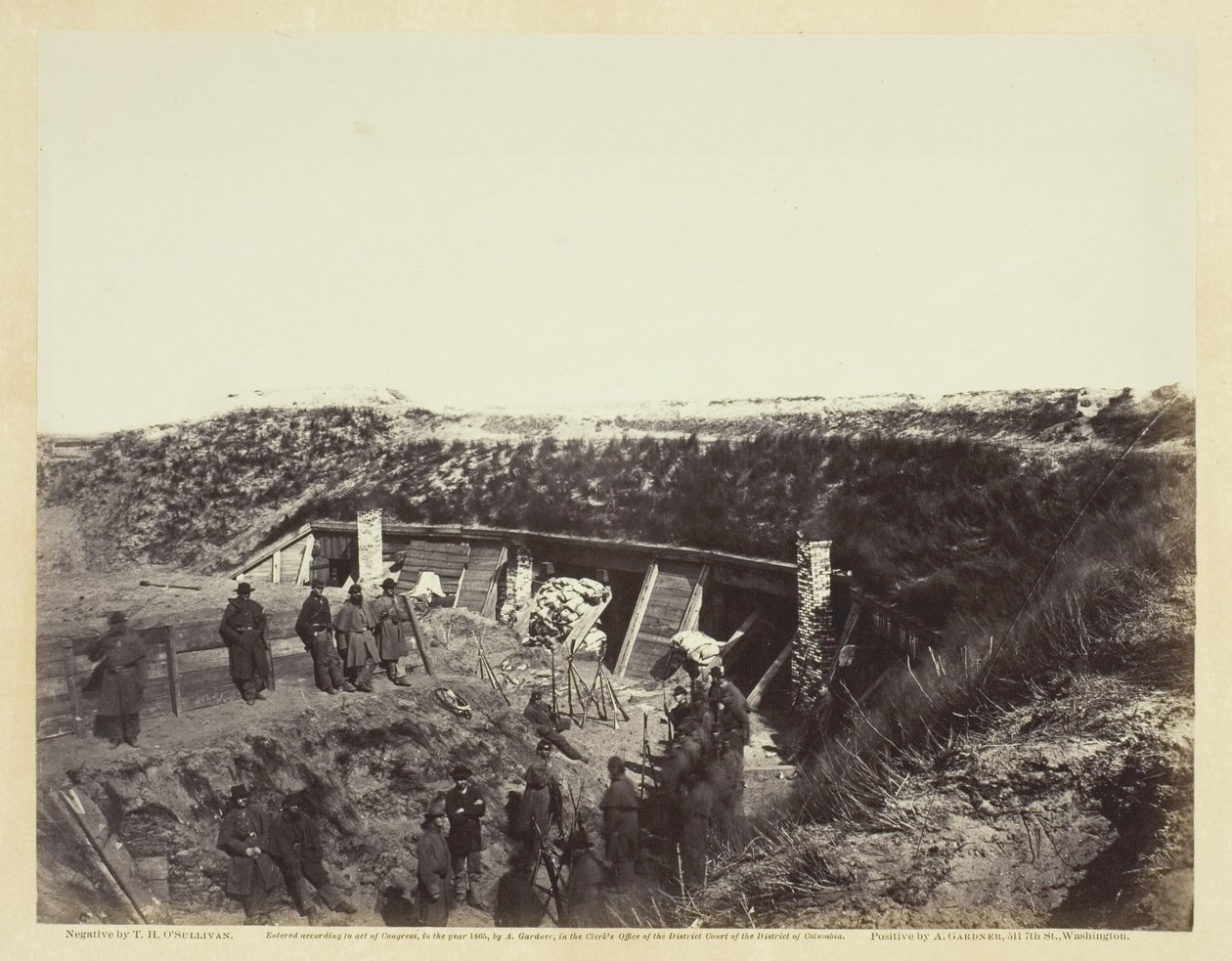 Predikstolen, Fort Fisher, N.C., januari 1865. av Alexander Gardner