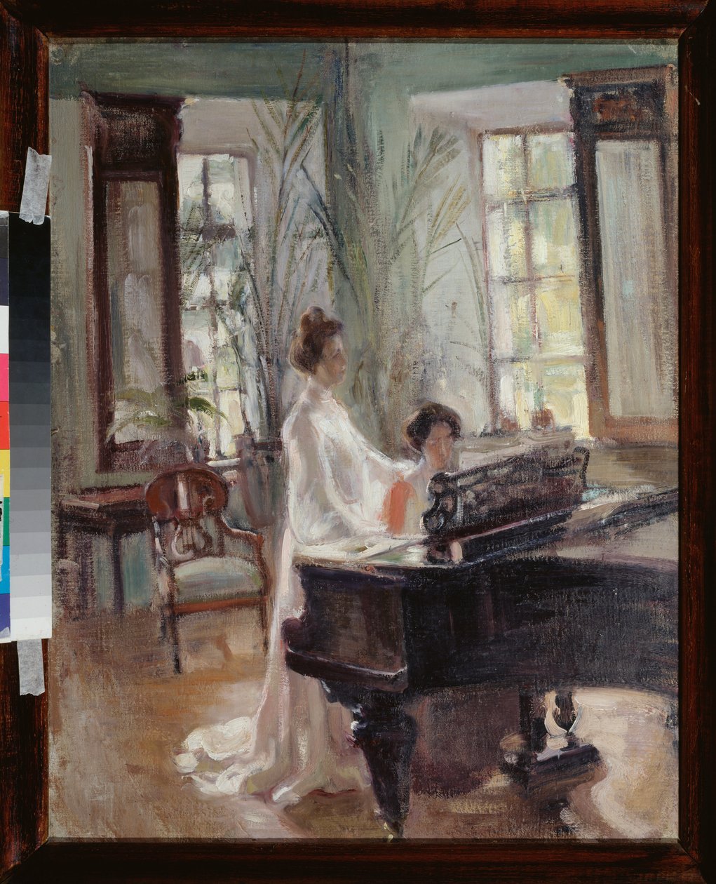 Dans le salon de reception (I ett mottagningsrum) - Två kvinnor gör musik, sjunger och spelar piano - Verk av Alexander Valentinovich Sredin (Sredine) (1872-1934), olja på kartong - Rysk konst sent 1800-tidigt 1900-tal, modernism - Regional Ar av Alexander Sredin