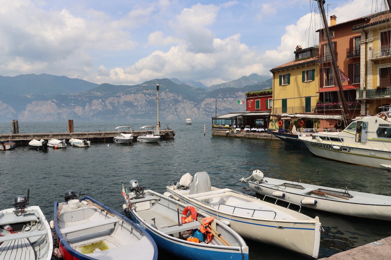 hamnen i Malcesine av Alexandra Joseph