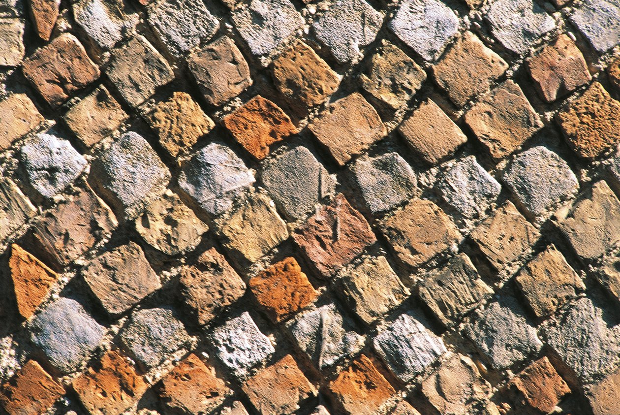 Närbild av ett opus reticulatum golv. Civitella akropolis, Italien, Abruzzo-regionen, Chieti av Nicolas Toussaint Charlet