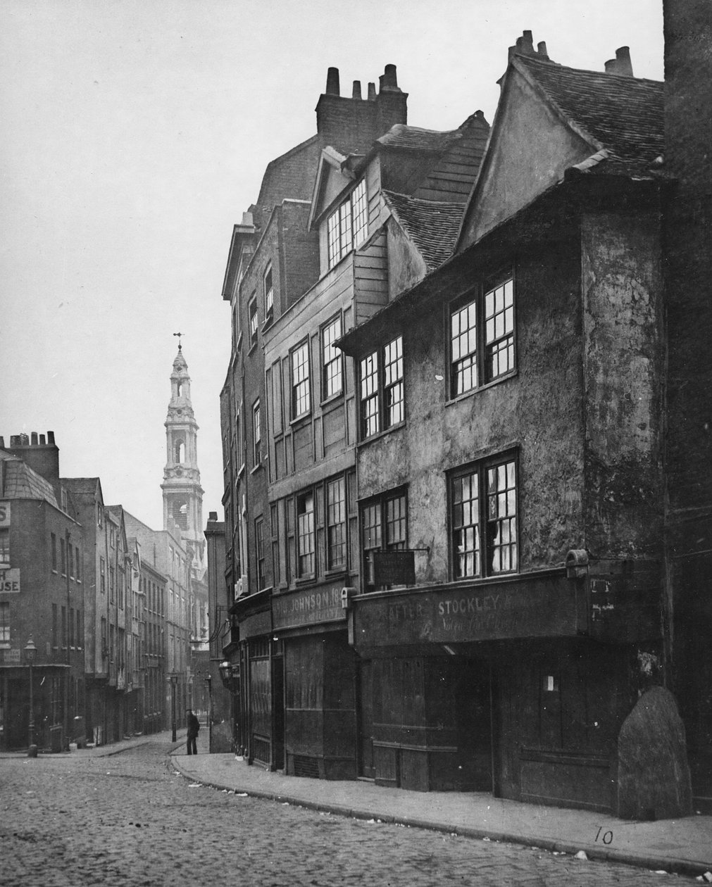 Drury Lane, blickar söderut och visar tornet St. Mary-le-Strand, ca 1876 av Alfred and John Bool
