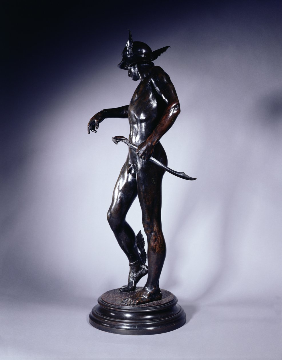 Perseus beväpning, 1882 (brons (se även 353101) av Alfred Gilbert