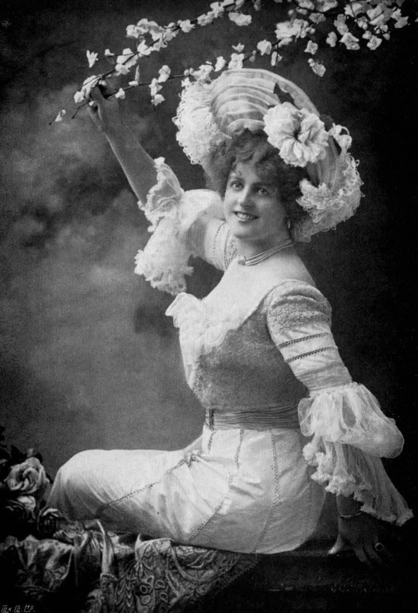 Marie Studholme 1875-1930, engelsk teaterskådespelerska, 1902-1903. av Alfred Ellis and Walery
