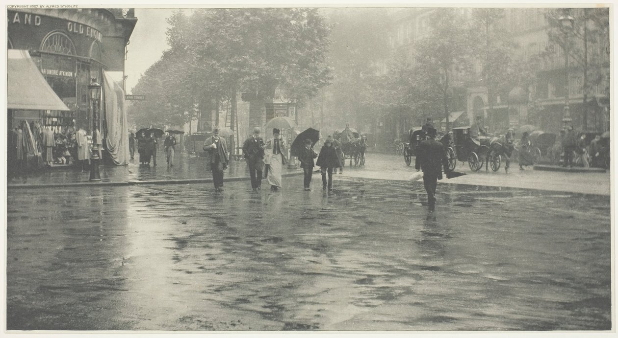 A Wet Day on the Boulevard, Paris, 1894, tryckt ca. 1897. av Alfred Stieglitz