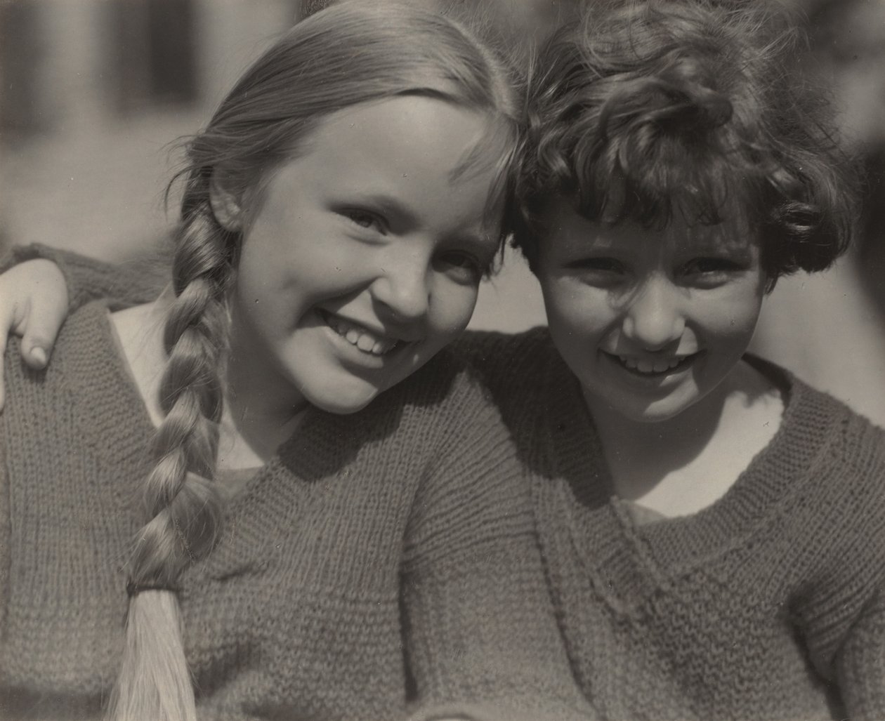 Elizabeth (Peggy) och Sue Davidson av Alfred Stieglitz