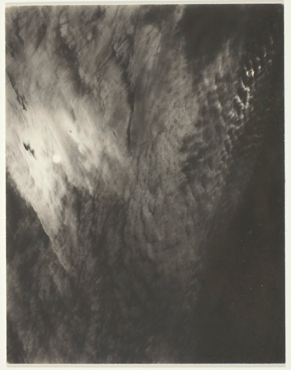 Motsvarande, från uppsättning A (tredje uppsättningen, utskrift 7) av Alfred Stieglitz